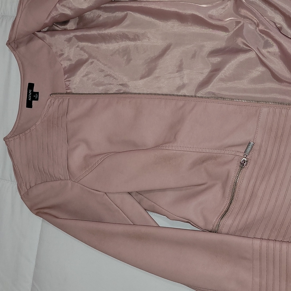 Zipper Closure Jacket - Picture 3 of 4
